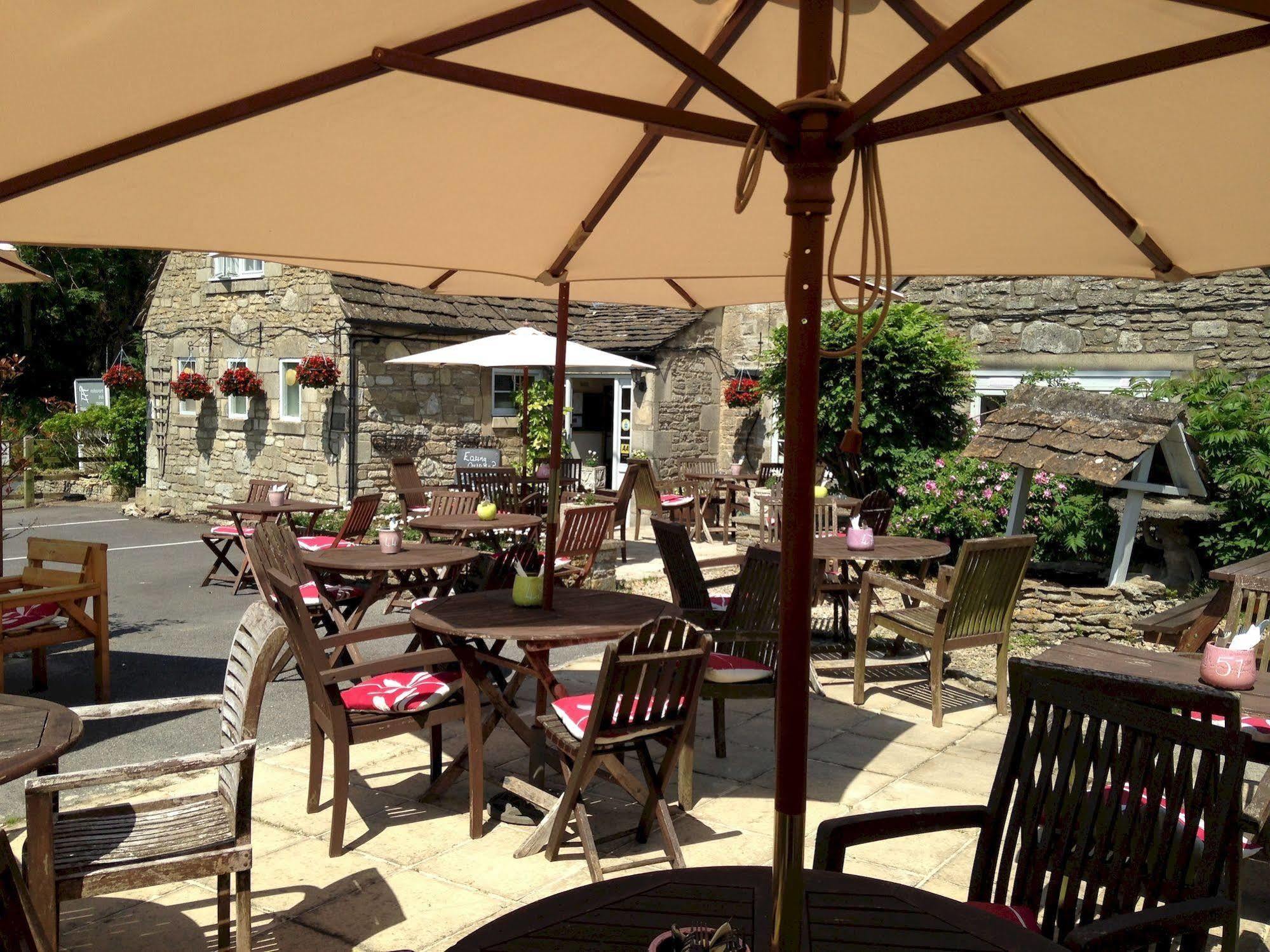 The Tollgate Inn Bradford-On-Avon Exterior photo